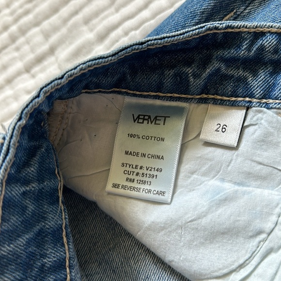 Vervet Distressed Mom Jeans Size 26 Cropped - Picture 6 of 8